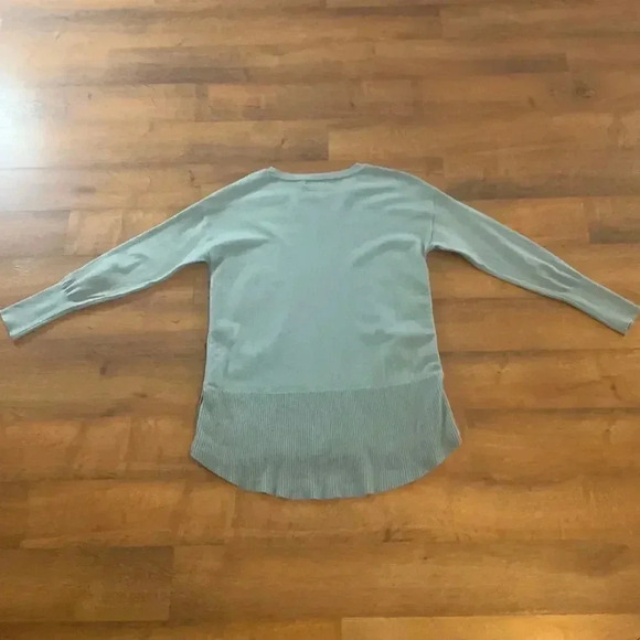 Grace The Perfect Fit Button Side Pullover Women's Sweater Size Medium - Picture 6 of 9